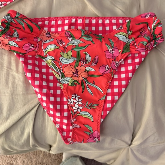 Tommy Bahama reversible tankini. - Picture 3 of 7